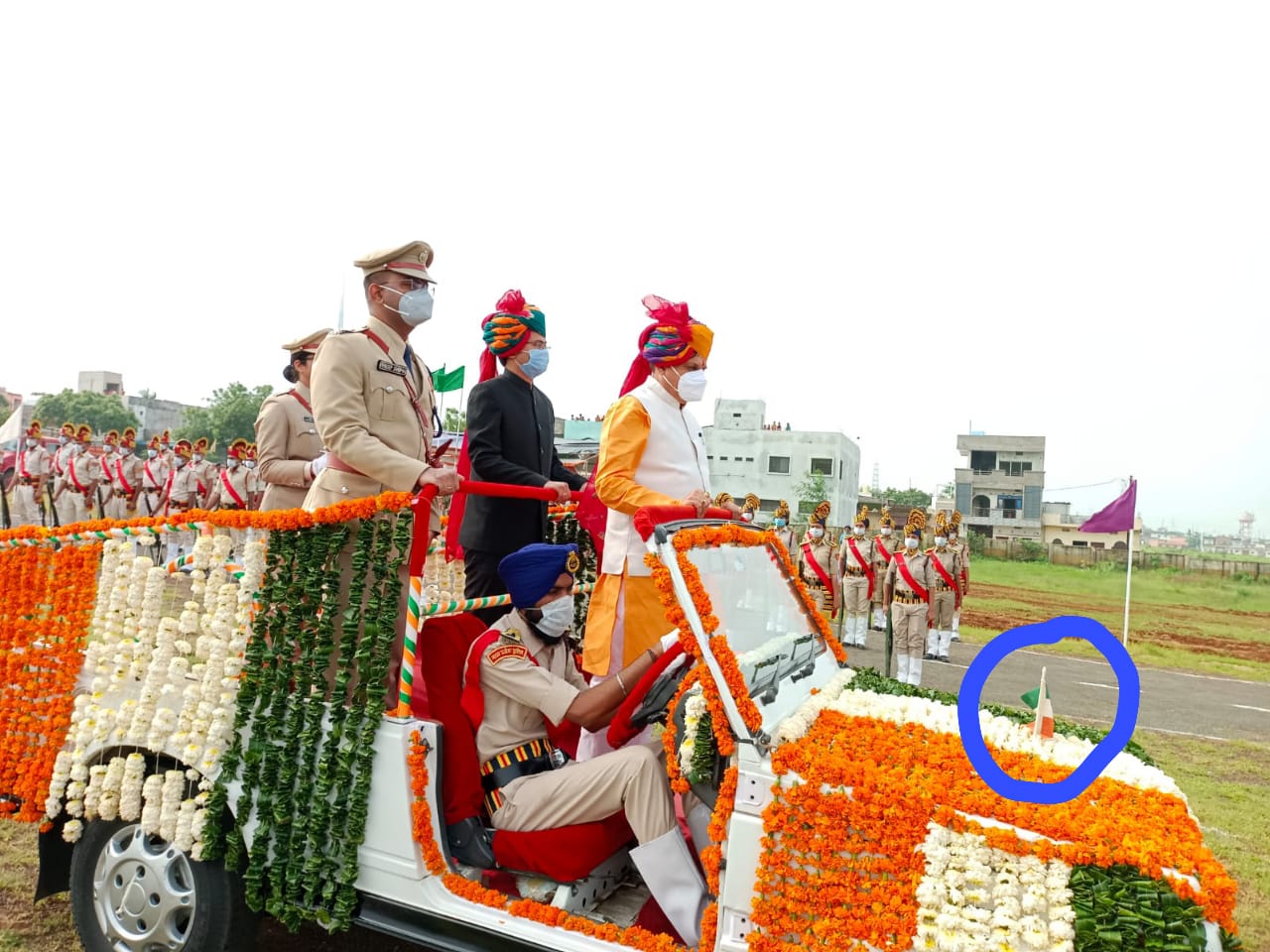 राजगढ़: परेड निरीक्षण वाहन पर उल्टा तिरंगा लगाने पर वाहन चालक निलंबित