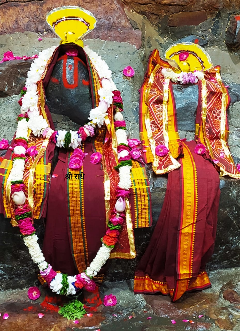 श्री गिरिराज दर्शन लाइव
