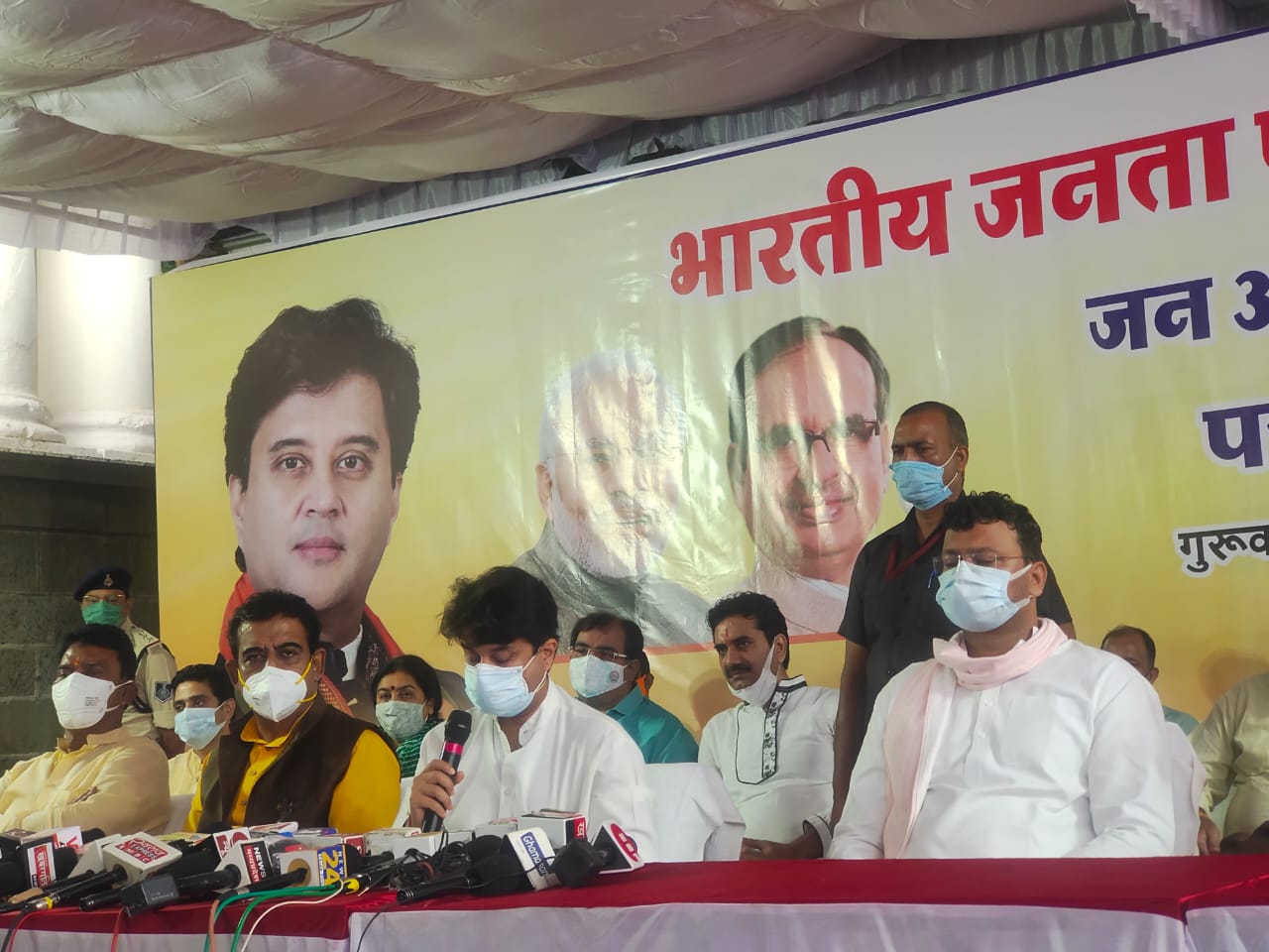 Indore News: जन आशीर्वाद यात्रा को लेकर सिंधिया ने की प्रेस कॉन्फ्रेंस, इन मुद्दों पर की चर्चा