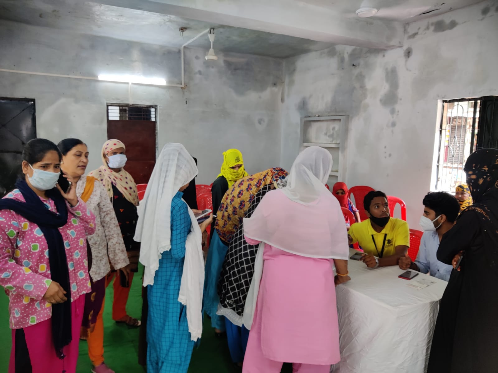 Ujjain News : वैक्सीन के महाअभियान से भारी मात्रा में जुड़ रहे लोग, सेंटरों पर लगी लंबी कतार