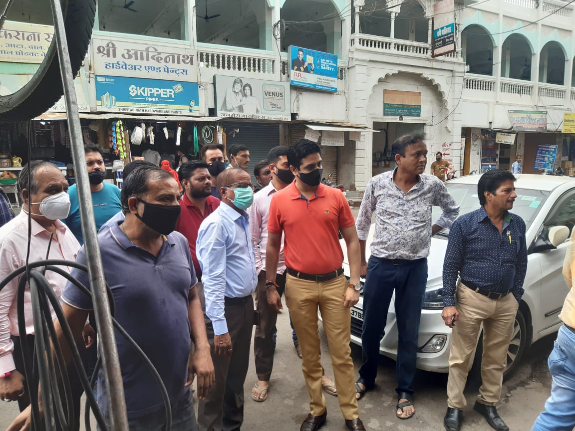 Indore News: पार्षद दीपक जैन ने किया इलाके का दौरा, रहवासियों और व्यापारियों से की ये अपील