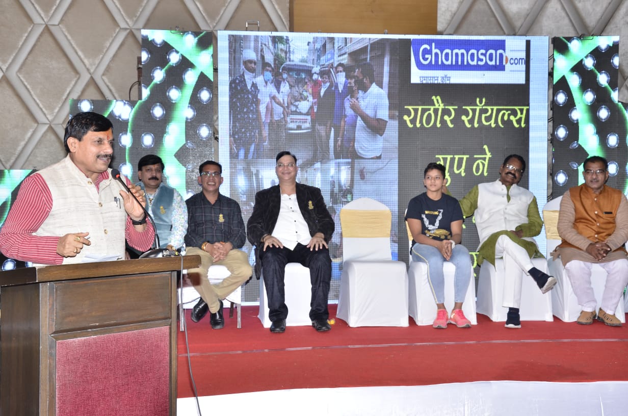 मंत्री यादव ने किया माही राठौर का सम्मान