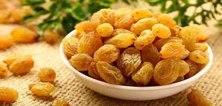 रोज सुबह पानी में भिगोकर खाएं 10 किशमिश, होंगे ये जबरदस्त फायदे