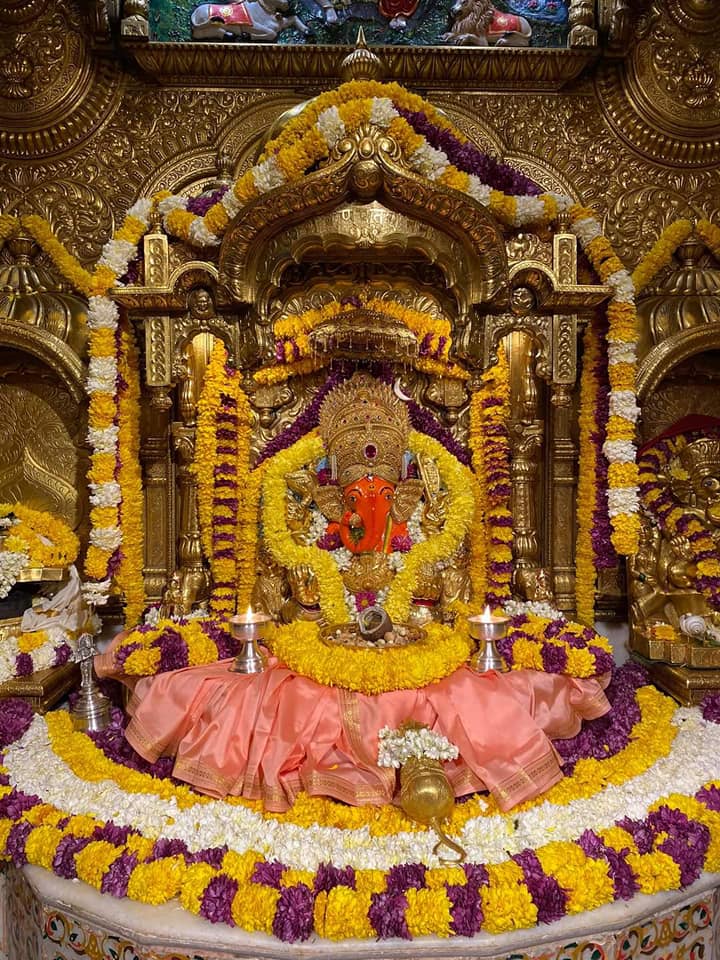 सिद्धिविनायक देव लाइव दर्शन