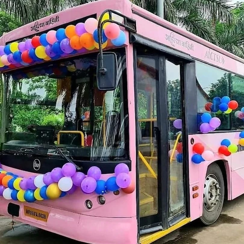 Indore News: अहिल्या नगरी की महिलाओं को मिली सौगात, शुरू हुई पिंक आई बस