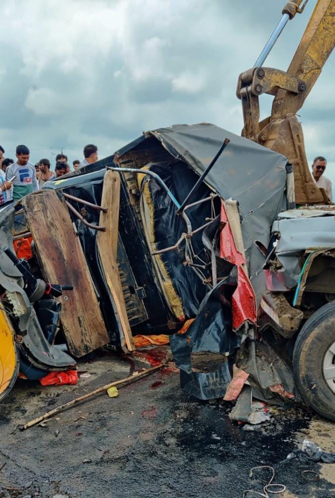 Accident in Rajgarh: ट्रैक्स जीप और ऑटो के बीच हुई जबरदस्त टक्कर, 5 की मौत, 1 घायल