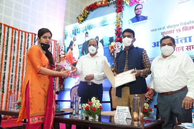 Indore News : सिलावट ने इंजीनियर दिवस पर किया इंजीनियर्स का सम्मान