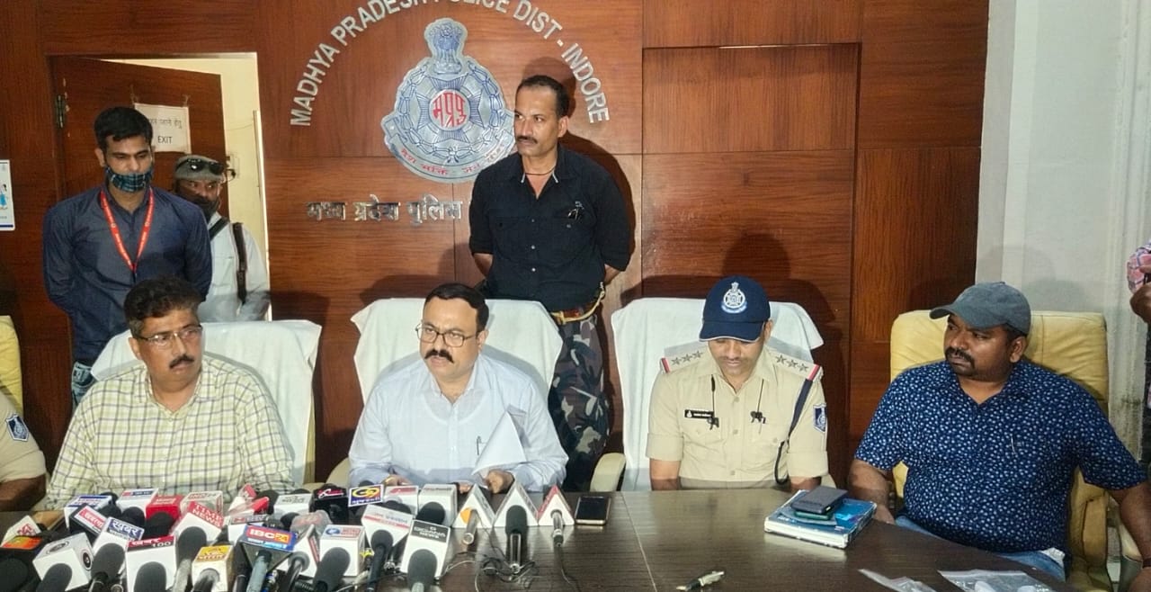 फर्जी डॉक्यूमेंट बनाकर लोगों से धोखाधड़ी करने वाला आरोपी गिरफ्तार
