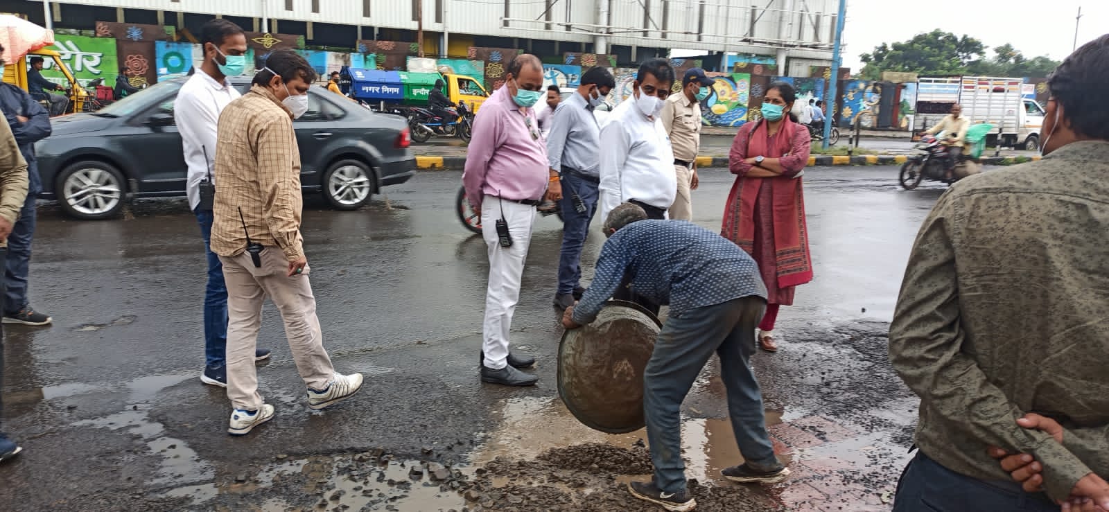 लालवानी ने आयुक्त के साथ सड़कों का किया निरीक्षण, शाम को होगी AICTSL की बड़ी बैठक