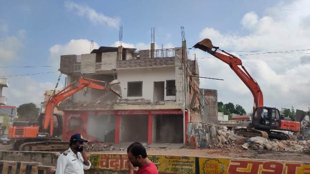जबलपुर पुलिस एवं प्रशासन की नगर निगम के साथ मिलकर संयुक्त कार्यवाही