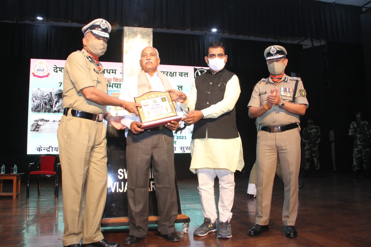 Indore News : स्वर्णिम विजय मशाल यात्रा पहुंची इंदौर