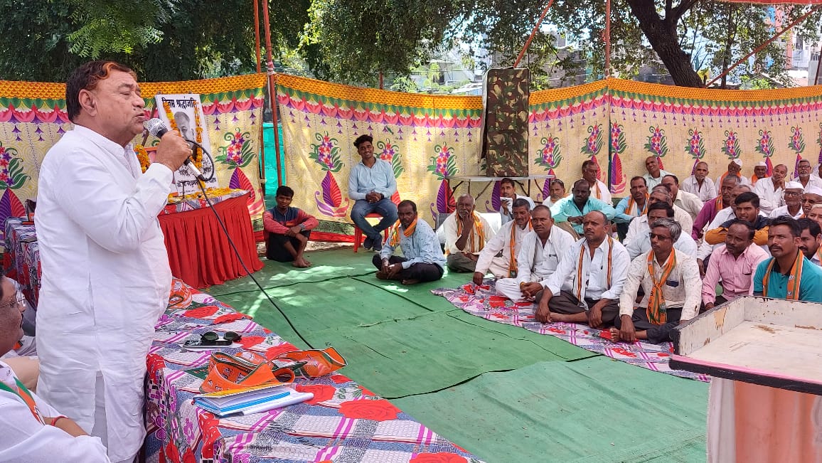 जोरशोर से उपचुनाव के प्रचार पर पूर्व विधायक, जनता से की मतदान को लेकर ये अपील