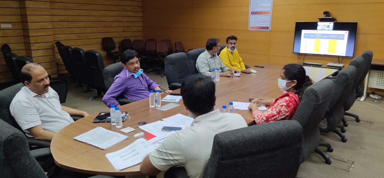 6 अक्टूबर को होगा अभिलेख वितरण कार्यक्रम, डॉ. गोयल ने की बैठक
