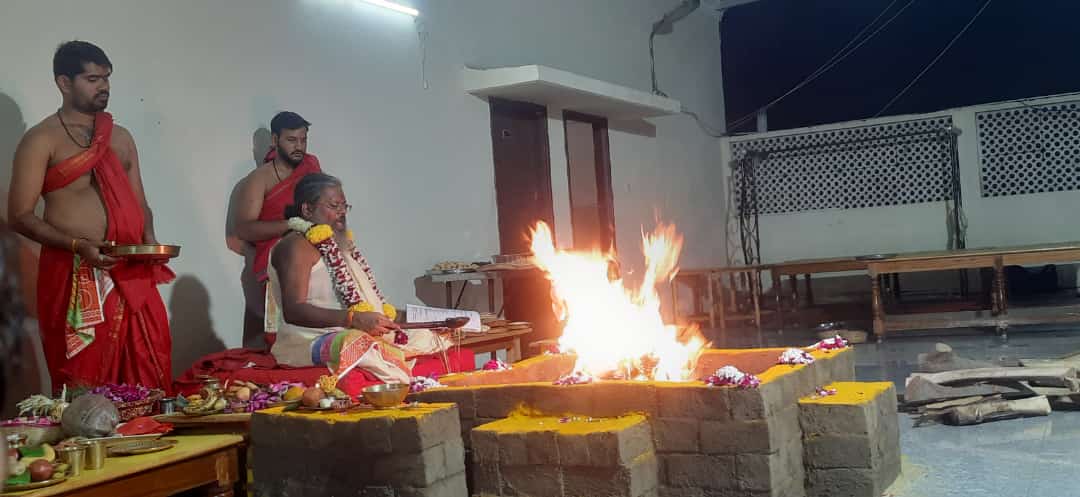 राष्ट्रसंत डॉ वसंतविजयजी की निश्रा में विश्वशांति के लिए महायज्ञ संपन्न