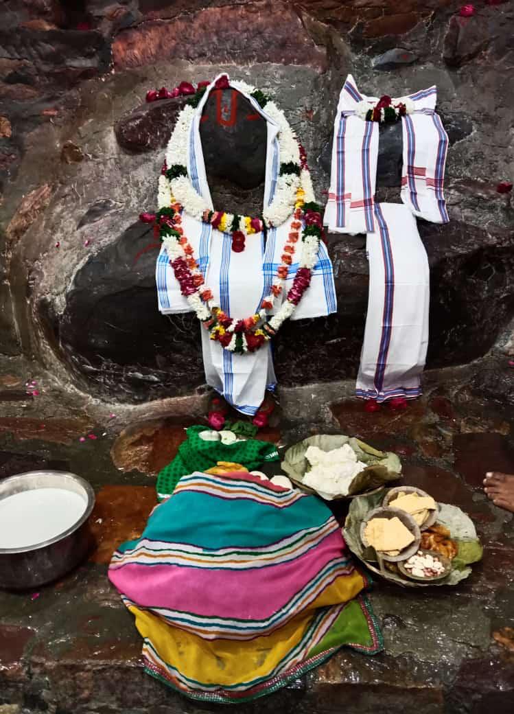 गिरिराज बाबा लाइव दर्शन