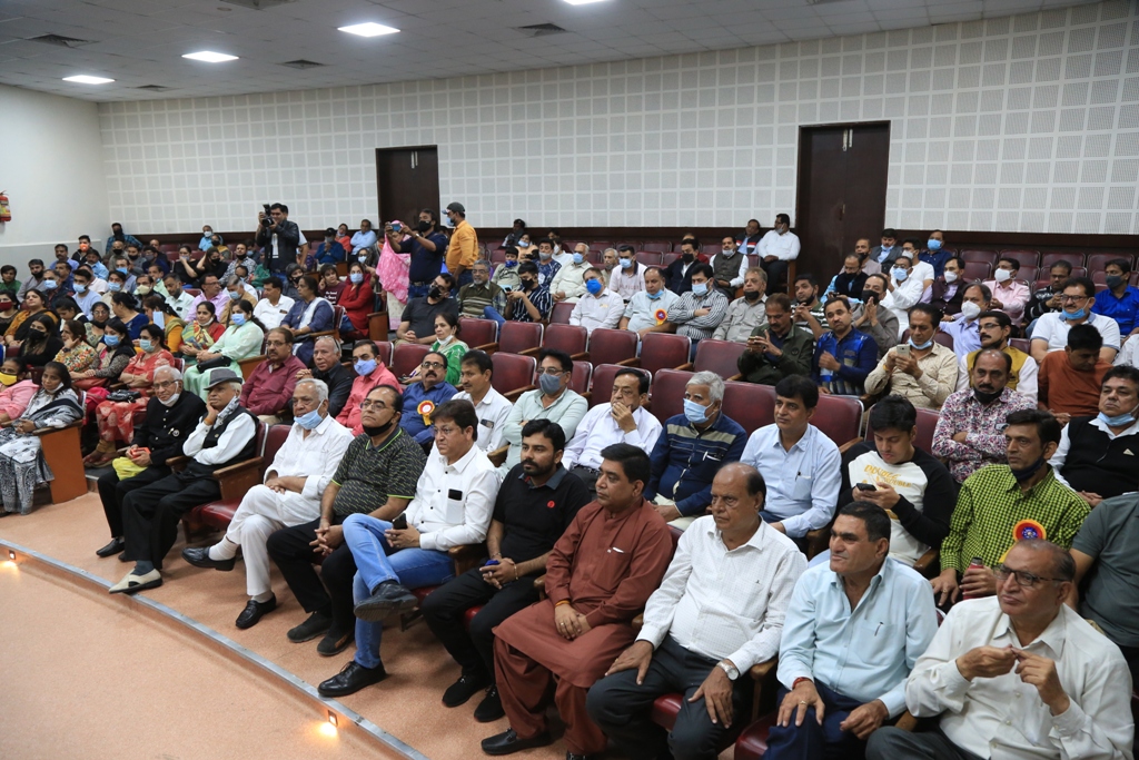 Indore News : व्यापार को तरक्की देने में सिंधी समाज है मील का पत्थर- गृह मंत्री मिश्रा