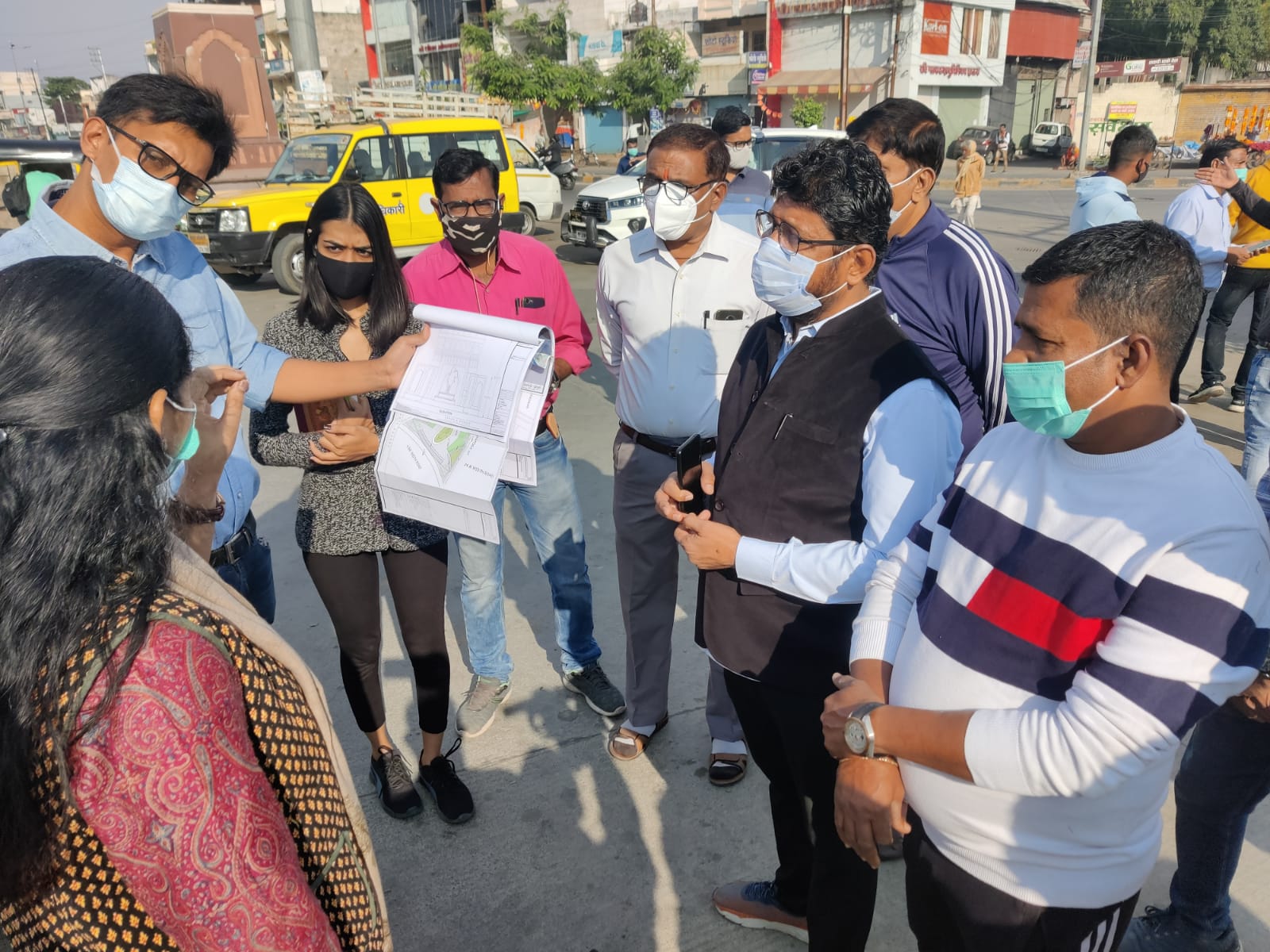 Indore News : आयुक्त ने किया झोन 19 का निरीक्षण, सफाई कर्मचारियों को लगाई फटकार
