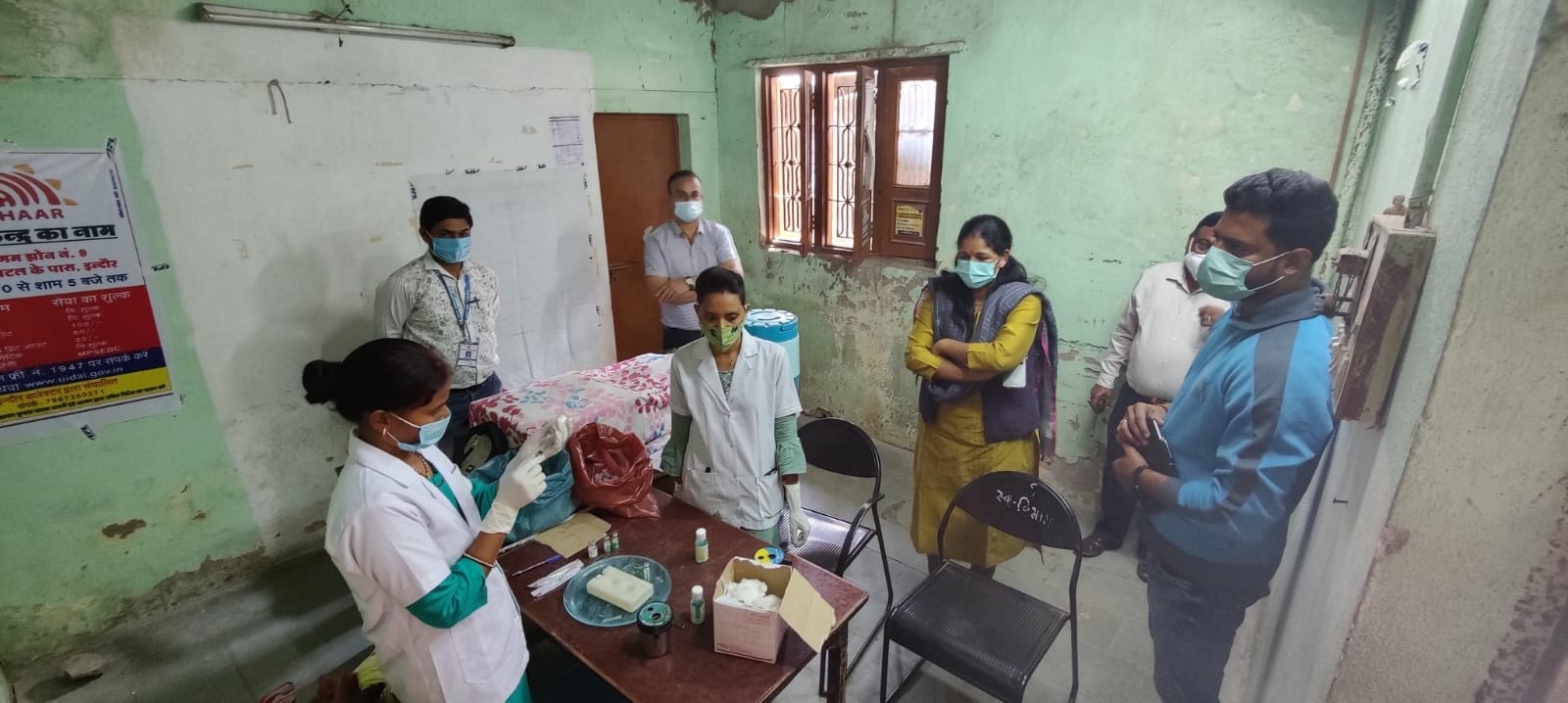 Indore News: आयुक्त ने किया झोन कार्यालय 9 और शासकीय स्कूल वैक्सीनेशन सेंटर का निरीक्षण