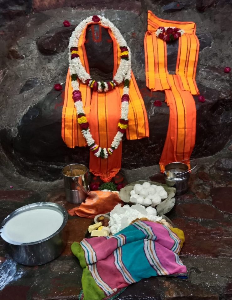 श्री गिरिराज दर्शन लाइव