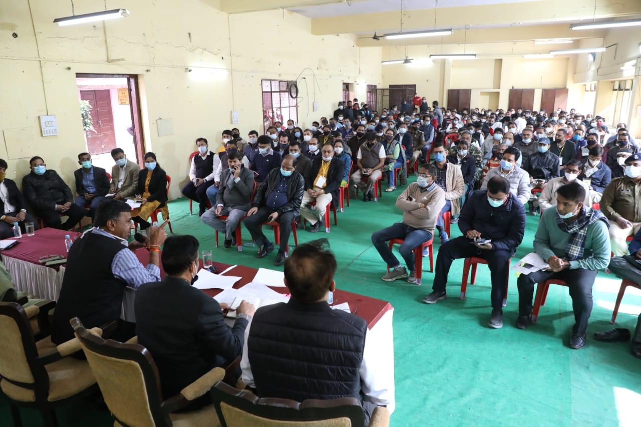 Indore News : आयोजन के संबंध में कलेक्टर मनीष सिंह ने ली अधिकारियों की बैठक