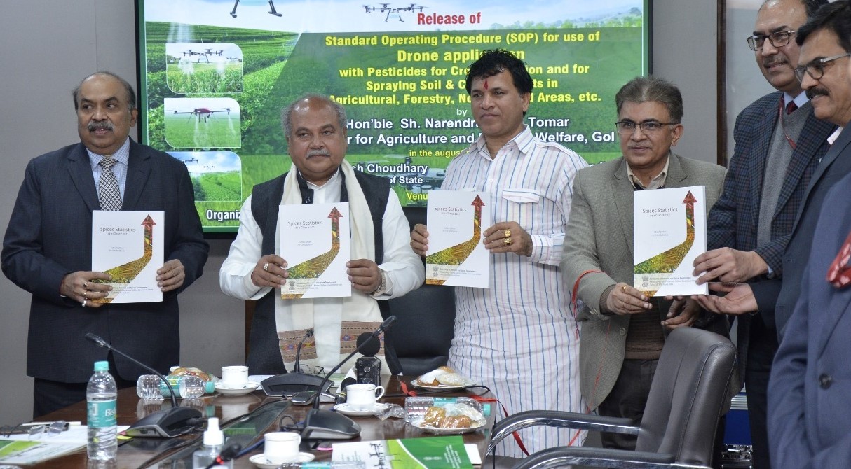 केंद्रीय कृषि मंत्री तोमर ने किया "स्पाइस स्टैटिस्टिक्स एट ए ग्लांस 2021" पुस्तक का विमोचन