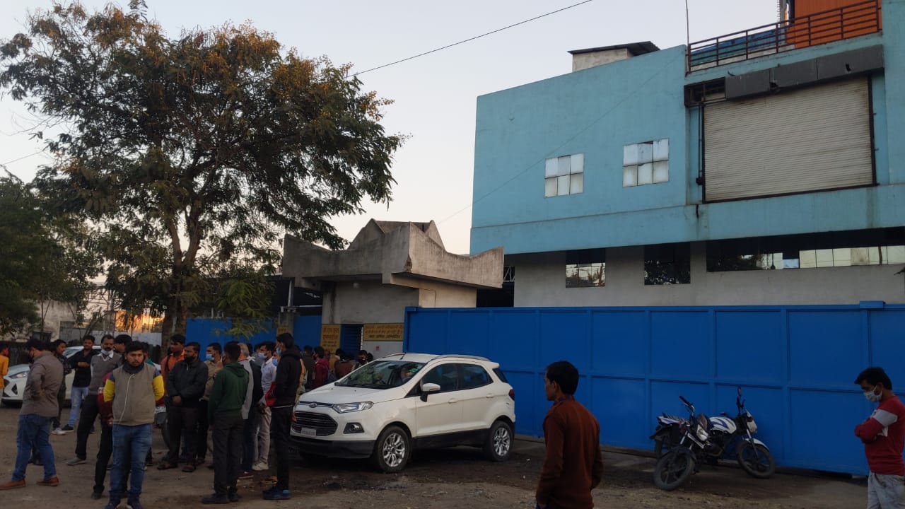 Indore: नदी को प्रदूषित करने वालों के विरुद्ध कड़ी कार्यवाही, 4 फैक्ट्री में प्रोडक्शन बंद