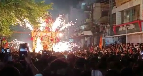 Indore News: रणजीत हनुमान मंदिर की प्रभातफेरी, तक़रीबन 50हज़ार लोग सड़क पर