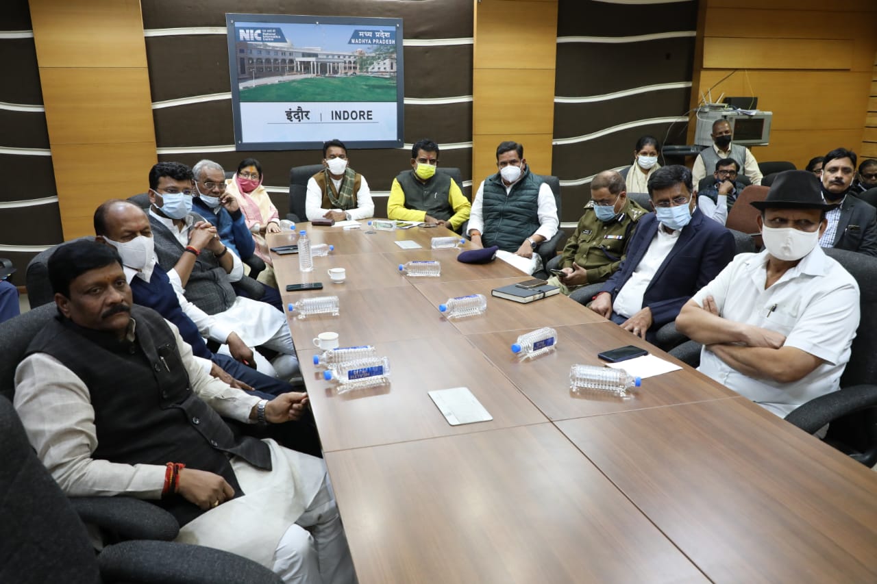 जिला स्तरीय क्राइसेस मैनेजमेंट समिति की बैठक में इन मुद्दों पर हुई चर्चा