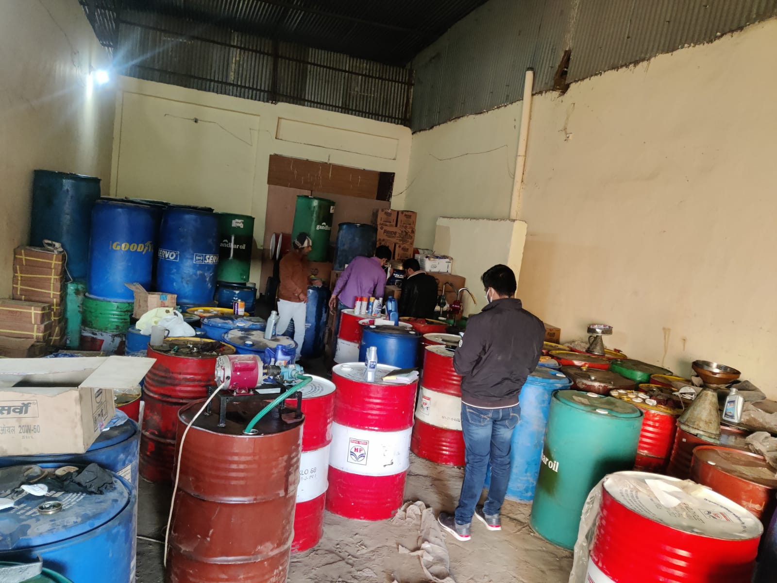 Indore News : क्राइम ब्रांच की बड़ी कार्यवाई, मिलावटी ऑयल गोडाउन की कई कंपनियों पर की छापेमारी