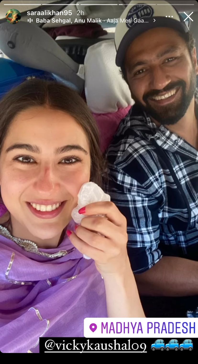 Sara Ali Khan ने महेश्वर में नर्मदा किनारे उठाया ठंड का लुफ्त, शेयर की तस्वीरें