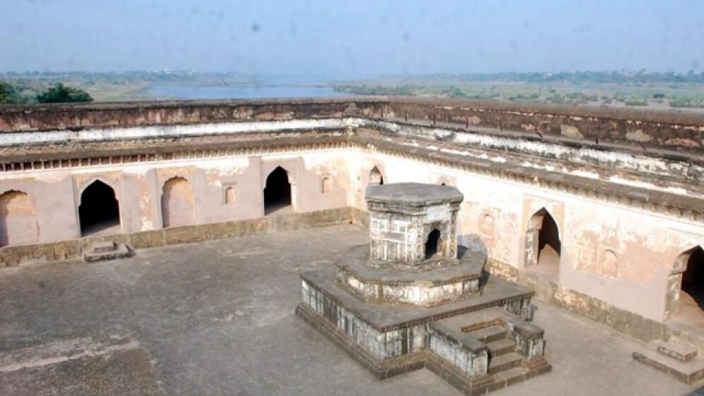 mausoleum of great warrior Peshwa Bajirao