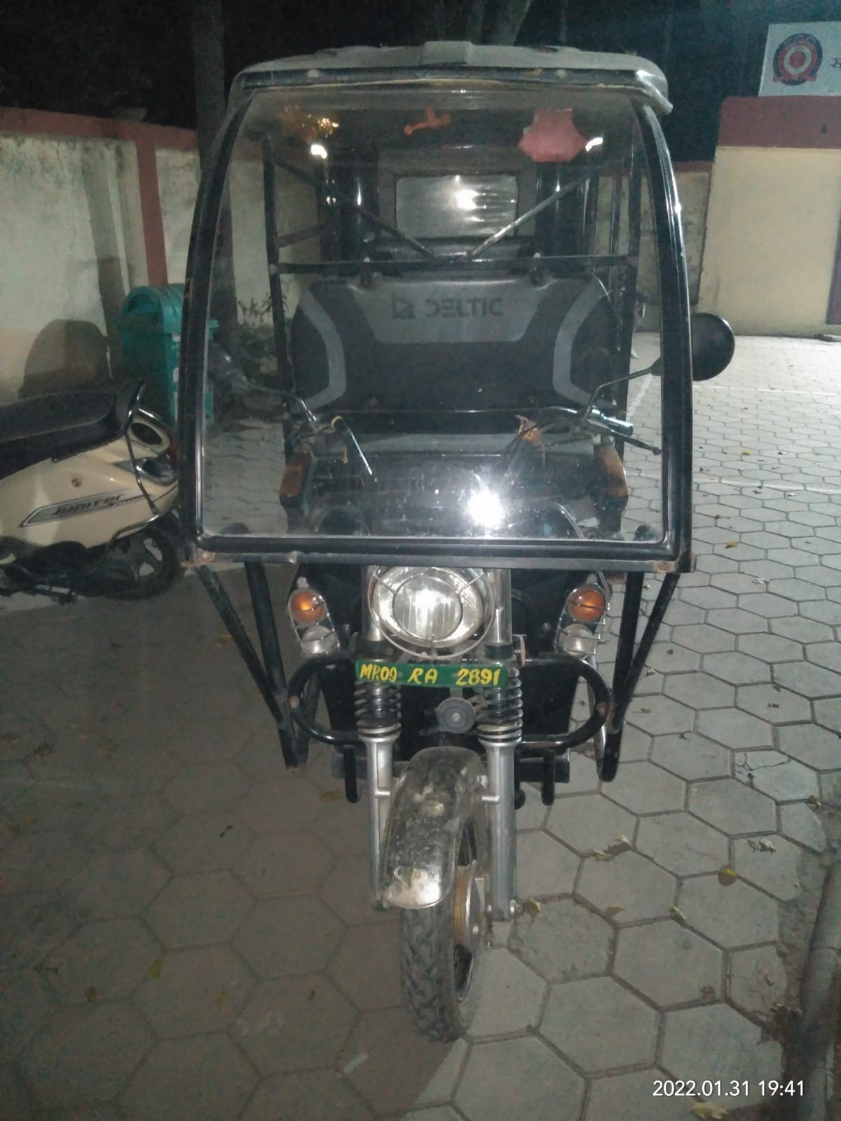 बड़ी कार्रवाई: शातिर चोर आया पुलिस की गिरफ्त में, चोरी किये थे कई मोबाईल