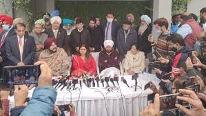 बड़ी खबर: चुनाव से पहले कांग्रेस की बल्ले बल्ले, सोनू सूद की बहन ने थामा 'हाथ'