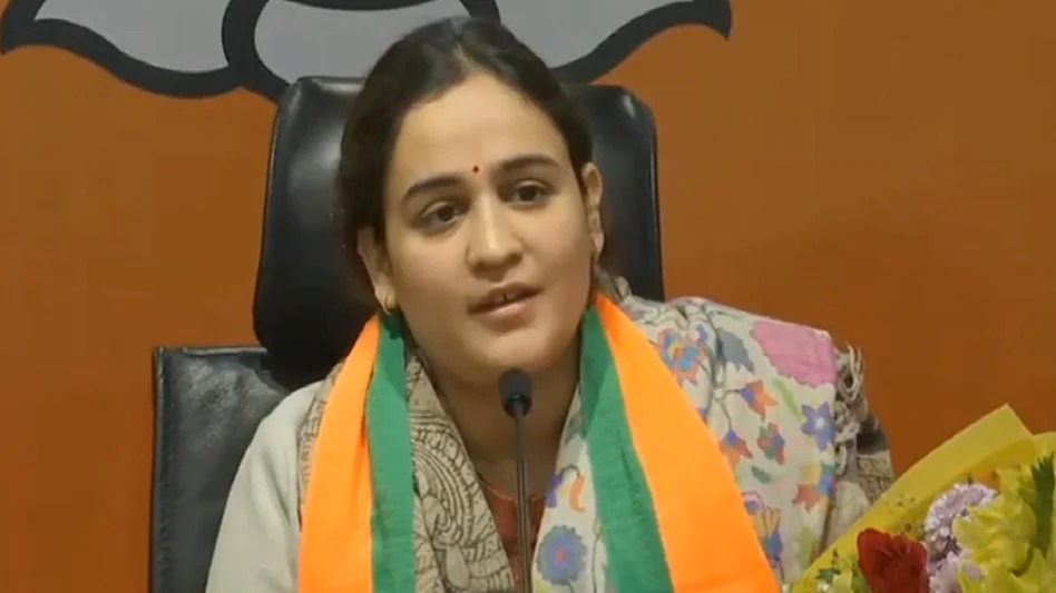 Aparna Yadav : समाजवादी पार्टी को बड़ा झटका, अपर्णा यादव ने थामा BJP का दामन