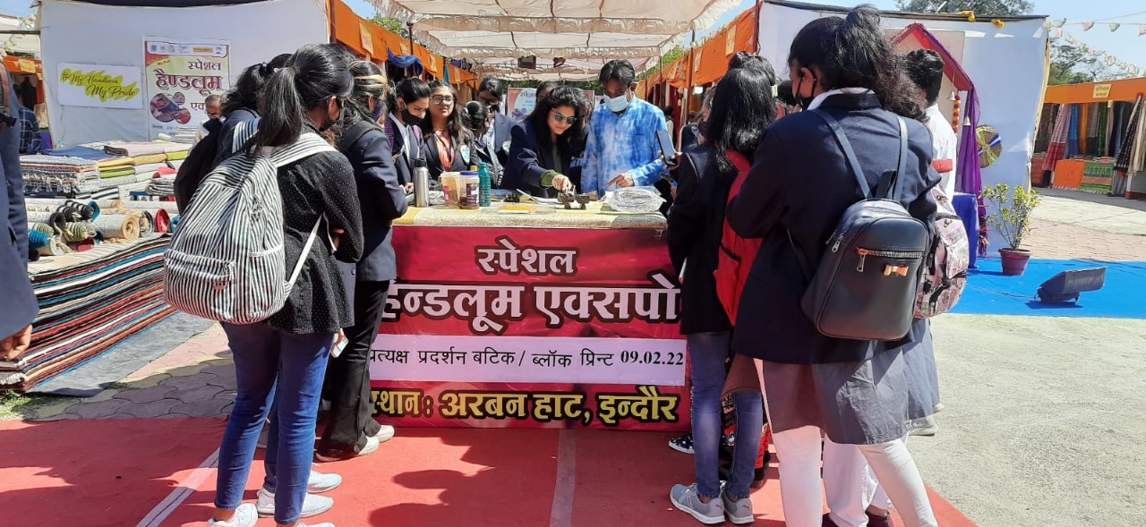 Indore: बटिक, बाग और ब्लॉग प्रिंट की बारीकियों से रूबरू हुए फैशन डिजाइनिंग के स्टूडेंट्स