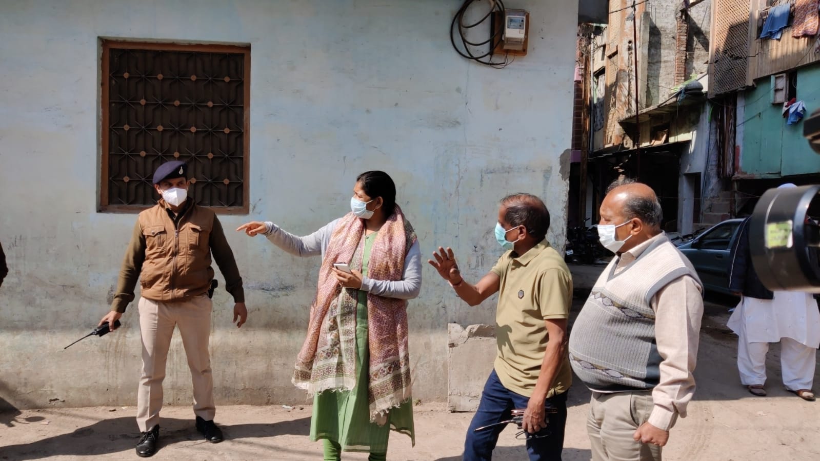 आयुक्त ने दिए सख्त निर्देश: सड़क से अस्थाई अतिक्रमण हटाकर 2 दिन में करे यातायात शुरू