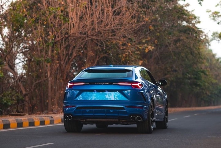 रोहित शर्मा के खरीदने से चर्चा में आई Lamborghini Urus, जानिये ओर कौन-2 हैं इसके मालिक ?