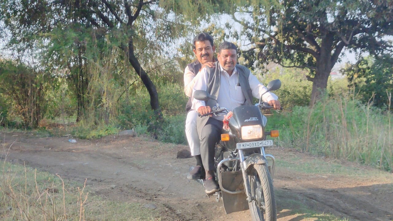 बेमौसम बारिश से फसलों को भारी नुकसान, सांसद लालवानी ने किया दौरा, दिए सर्वे के निर्देश