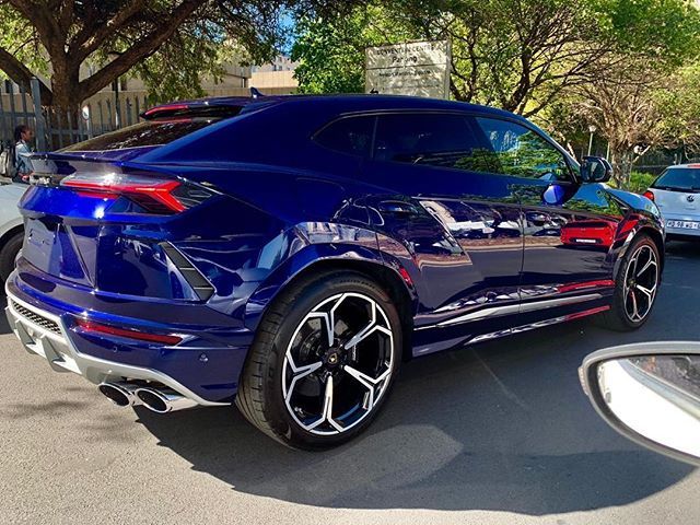 रोहित शर्मा के खरीदने से चर्चा में आई Lamborghini Urus, जानिये ओर कौन-2 हैं इसके मालिक ?