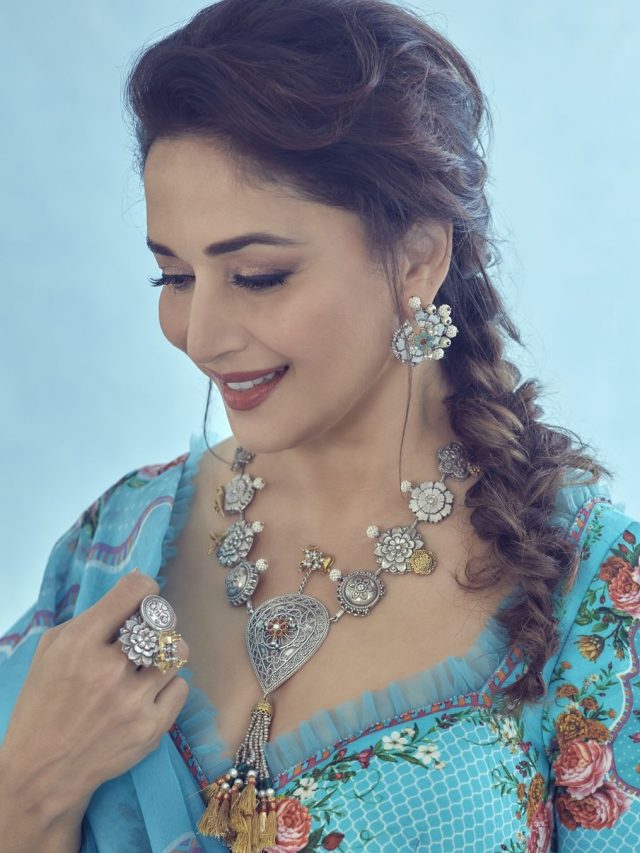 ये है Madhuri Dixit के Make-up फंडे, आप भी ले टिप्स