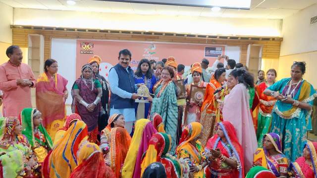 Women's Day : लोक संस्कृति मंच द्वारा ऐसा पहला सम्मान जिसमें ग्रामीण स्टार्टअप व महिलाएं शामिल