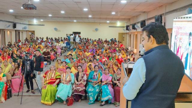 Women's Day : लोक संस्कृति मंच द्वारा ऐसा पहला सम्मान जिसमें ग्रामीण स्टार्टअप व महिलाएं शामिल