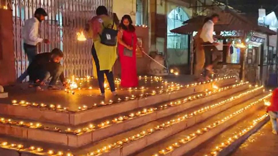 Ujjain Guinness World Record: 21 लाख दीये जलाकर अयोध्या को छोड़ा पीछे, देखे तस्वीरें