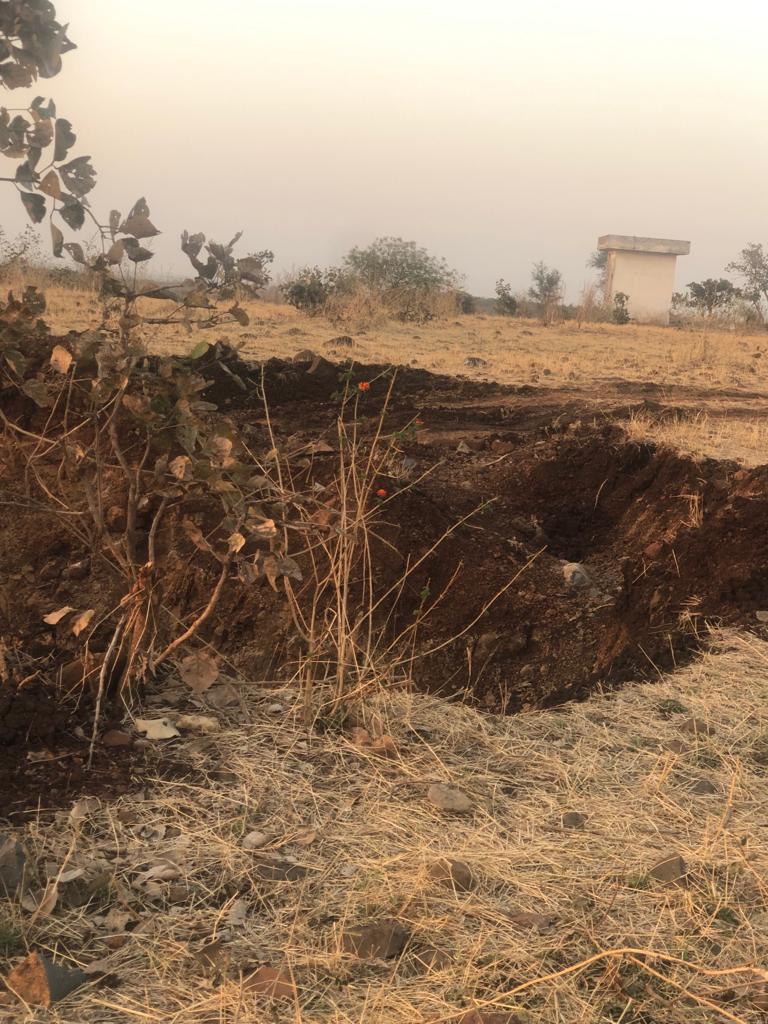 Indore : ग्रीन बेल्ट की जमीन पर खोदी मोरम, खनिज अधिकारी ने आदेश किया निरस्त
