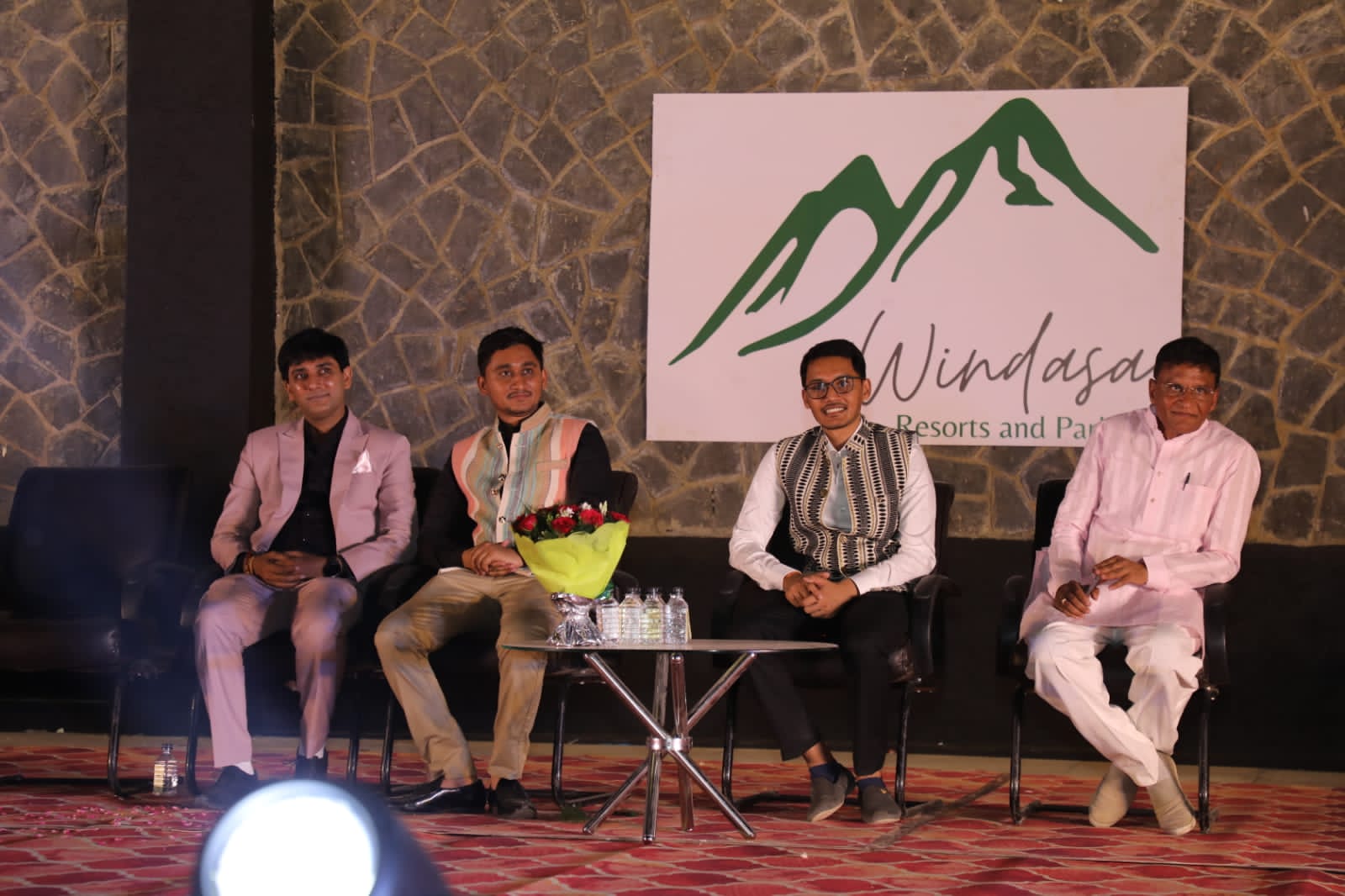Indore : अब खुली हवा में लीजिए मूवी थिएटर का मजा, MP में खुला पहला ओपन एयर ड्राइव-इन थिएटर