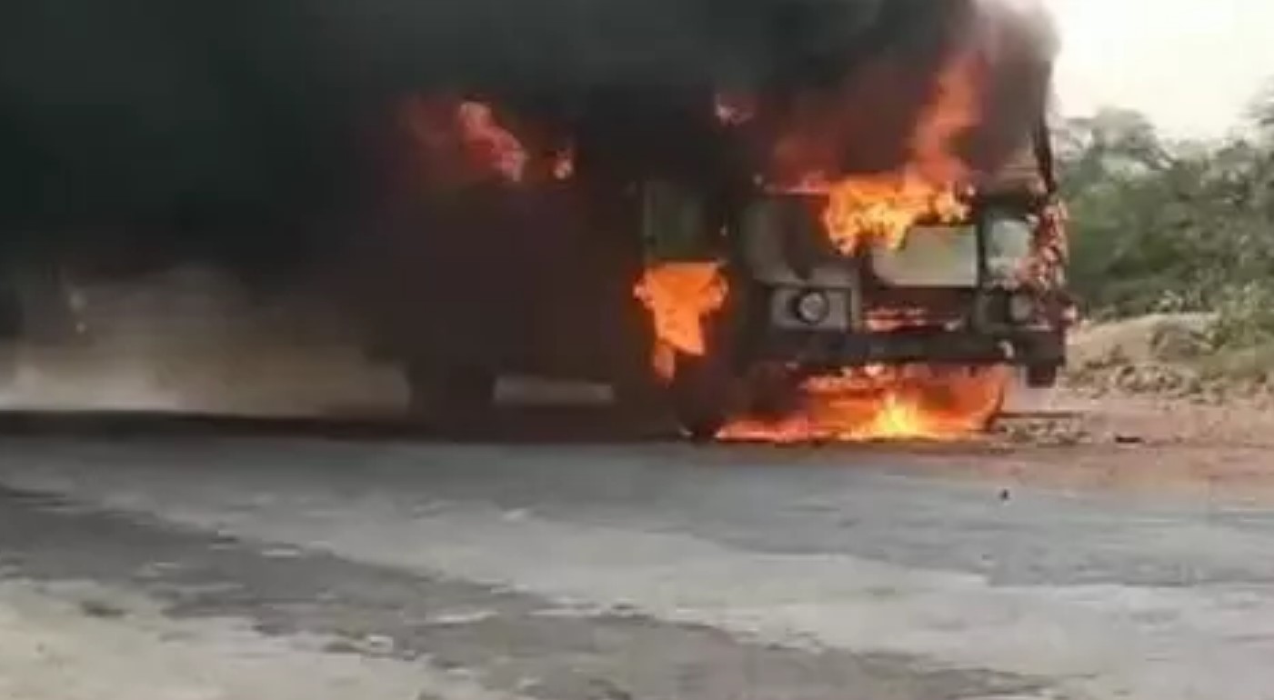 Katra, Fire breaks out in bus, Fire News , jammu and kashmir, Fire in Jammu and Kashmir, Jammu and Kashmir bus attack, Latest Jammu and Kashmir News in Hindi,