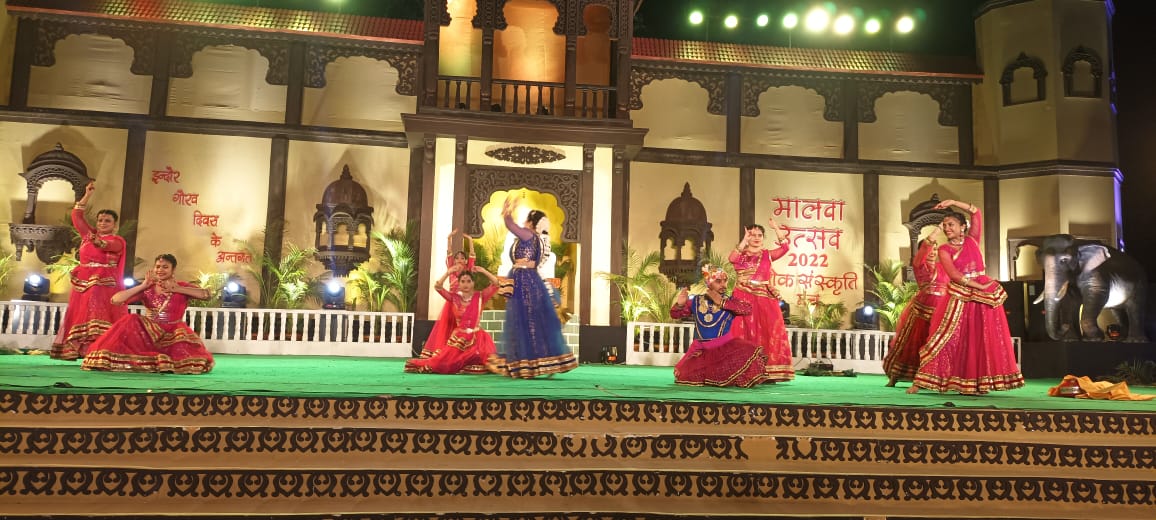 प्राचीन गरबा एवं ढाल तलवार, कत्थक से सजी मालवा उत्सव की शाम, देवी अहिल्या का स्वागत रहा खास