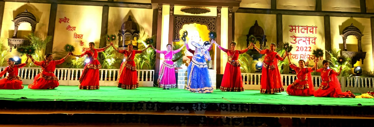 प्राचीन गरबा एवं ढाल तलवार, कत्थक से सजी मालवा उत्सव की शाम, देवी अहिल्या का स्वागत रहा खास