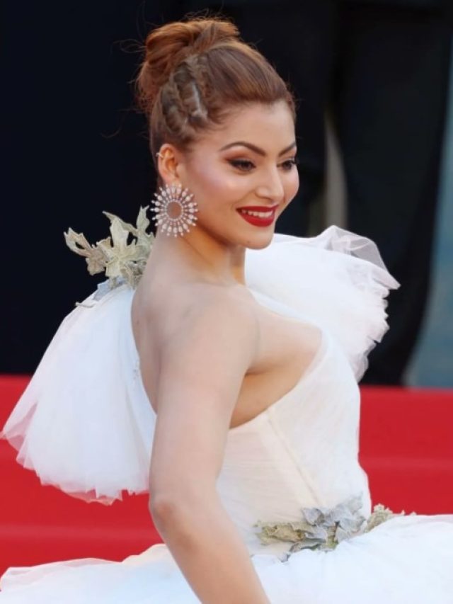 White गाउन में दिखा Urvashi Rautela का परी लुक, तस्वीरें वायरल