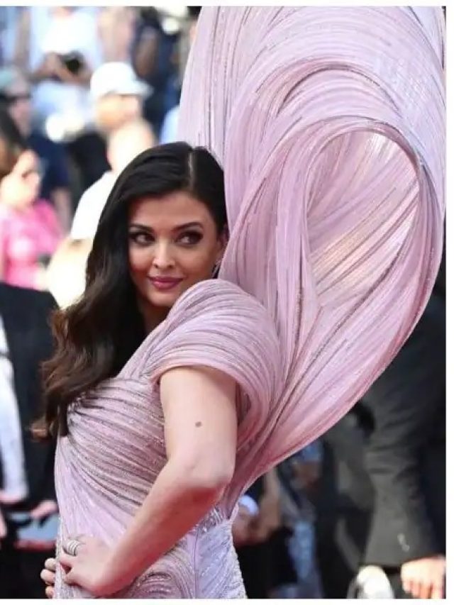 इस अंदाज में रेड कारपेट पर पहुंचीं Aishwarya Rai Bachchan